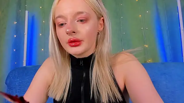 Snapshot of AlessaKiss chatting on June 3, 2026, 9:01 am AlessaKiss online show from June 3, 2026, 9:01 am