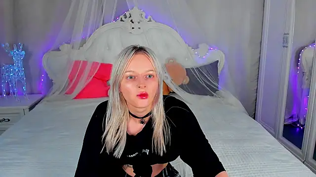 AlessaKiss online show from July 14, 2026, 2:05 am