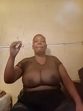 boobsqueenxo online show from March 25, 2026, 9:04 am