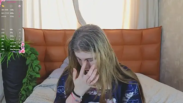 NightSaffron online show from February 4, 2026, 6:52 am