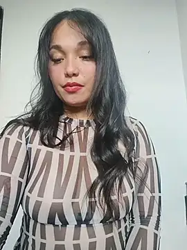 Snapshot of estrella_ruiz chatting on November 7, 2025, 7:36 pm estrella ruiz online show from November 7, 2025, 7:36 pm