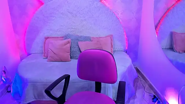 valentina clk online show from March 6, 2026, 1:18 pm