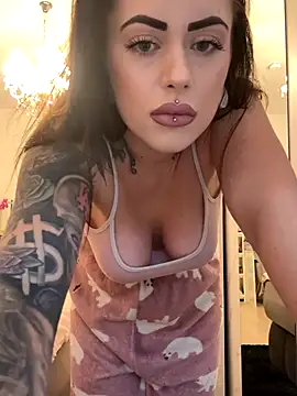 Snapshot of Barbie_1312 chatting on October 23, 2025, 3:00 pm Barbie 1312 online show from October 23, 2025, 3:00 pm