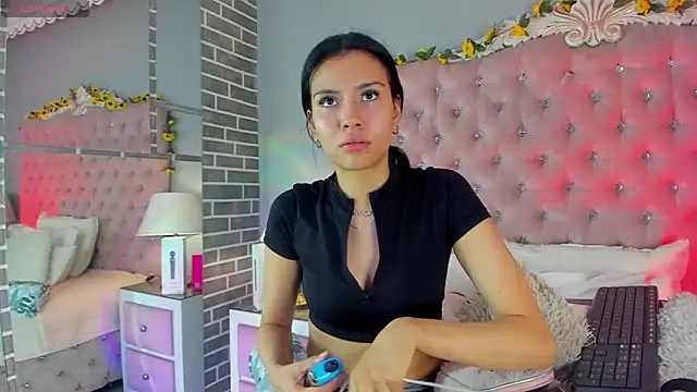 TanyaBello online show from April 23, 2026, 10:45 pm