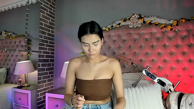 TanyaBello online show from June 12, 2026, 4:11 am