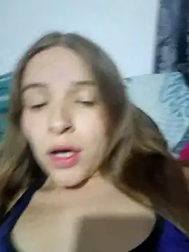 Snapshot of bambiluly chatting on November 6, 2025, 10:21 pm bambiluly online show from November 6, 2025, 10:21 pm