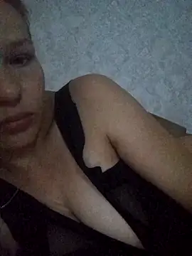 Snapshot of Coare_Cindy chatting on October 18, 2025, 6:16 am Coare Cindy online show from October 18, 2025, 6:16 am