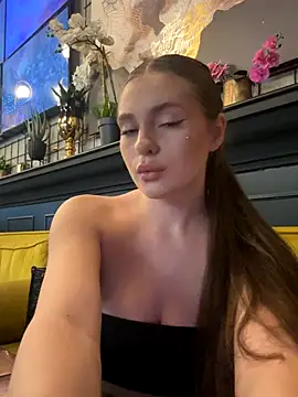 VIP MILENA online show from November 26, 2025, 2:40 pm