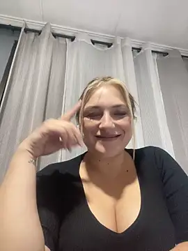 Snapshot of tumamifavvv9 chatting on October 16, 2025, 8:32 pm tumamifavvv9 online show from October 16, 2025, 8:32 pm