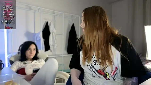 akemichkaa online show from February 5, 2026, 6:23 pm