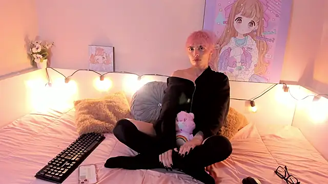 Snapshot of Strawberry_Kitty_ chatting on October 18, 2025, 4:37 am Strawberry Kitty online show from October 18, 2025, 4:37 am