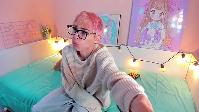 Strawberry Kitty  online show from November 10, 2025, 3:27 am