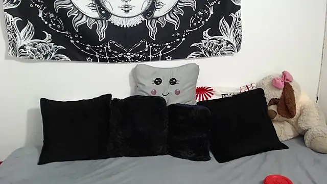 emily n abby online show from November 7, 2025, 12:27 pm