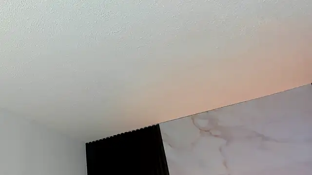 Halleyrosse online show from October 28, 2025, 8:22 pm