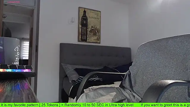 Snapshot of SugaredDigit chatting on October 3, 2025, 12:57 pm SugaredDigit online show from October 3, 2025, 12:57 pm