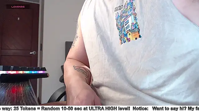 Snapshot of SugaredDigit chatting on March 17, 2026, 12:08 pm SugaredDigit online show from March 17, 2026, 12:08 pm