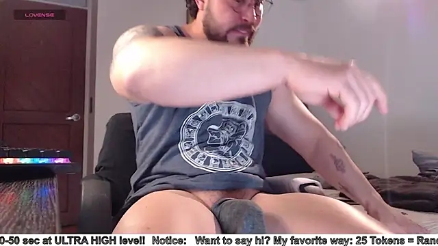 Snapshot of SugaredDigit chatting on March 23, 2026, 11:36 am SugaredDigit online show from March 23, 2026, 11:36 am