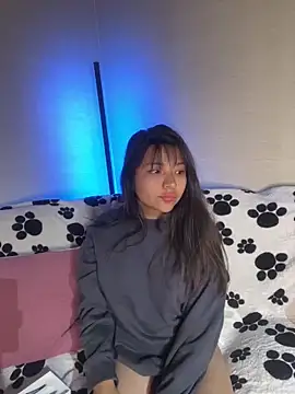Snapshot of LeahParker_Pink chatting on October 23, 2025, 12:10 am LeahParker Pink online show from October 23, 2025, 12:10 am