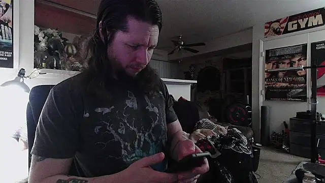 Snapshot of biggerisbetter12 chatting on March 18, 2026, 7:44 am biggerisbetter12 online show from March 18, 2026, 7:44 am