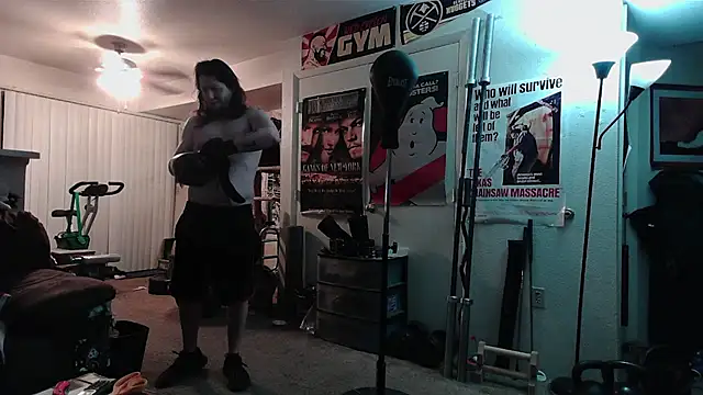 biggerisbetter12 online show from April 28, 2026, 2:27 am