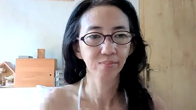 princessD077 online show from May 9, 2026, 2:39 am