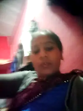 OliveGreen22 online show from November 21, 2025, 1:37 am