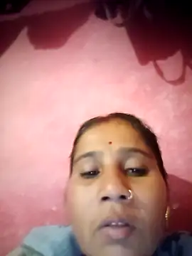 OliveGreen22 online show from November 23, 2025, 1:27 am