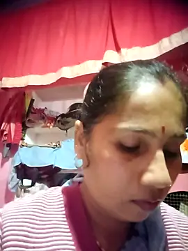 OliveGreen22 online show from December 2, 2025, 1:55 am