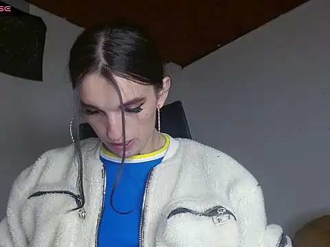 Scarlett crastrawberry online show from May 6, 2026, 2:19 am