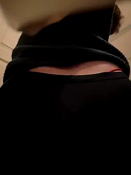 Snapshot of AnonBitch93 chatting on October 21, 2025, 4:35 am AnonBitch93 online show from October 21, 2025, 4:35 am