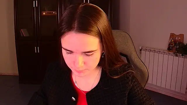 May Bloom online show from November 5, 2025, 5:18 am