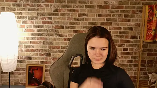 May Bloom online show from December 18, 2025, 5:13 am