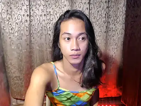 taylaxuxu online show from November 13, 2025, 10:30 pm