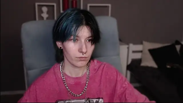guitarandangell online show from May 22, 2026, 7:37 am