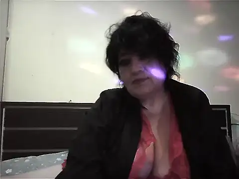 Laura Sky  online show from November 2, 2025, 6:10 pm