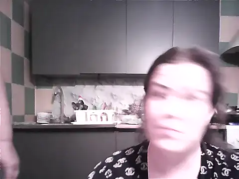 Laura Sky  online show from November 3, 2025, 6:09 pm