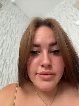 KiraSunshine online show from June 26, 2026, 3:44 am