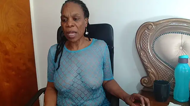 Hotcougar online show from May 4, 2026, 7:59 am