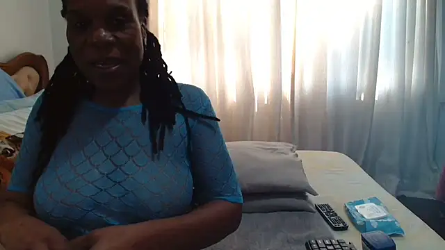 Hotcougar online show from May 5, 2026, 7:38 am