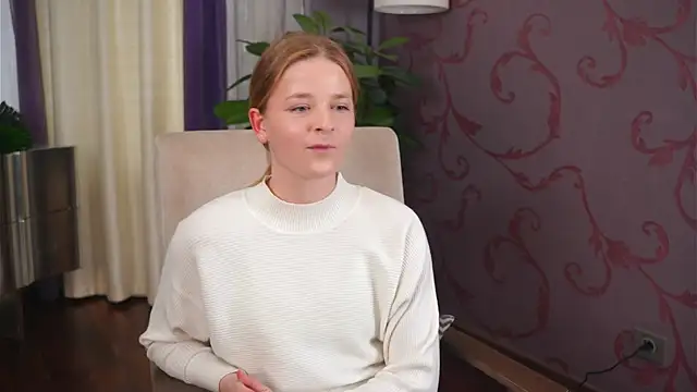 Snapshot of LeeAbee chatting on October 19, 2025, 4:13 am LeeAbee online show from October 19, 2025, 4:13 am