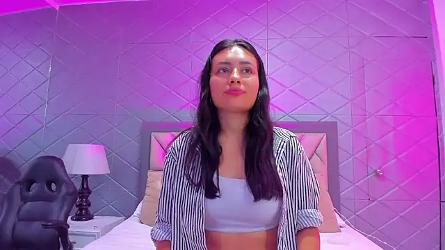 ViolettRouse online show from December 19, 2025, 5:09 pm