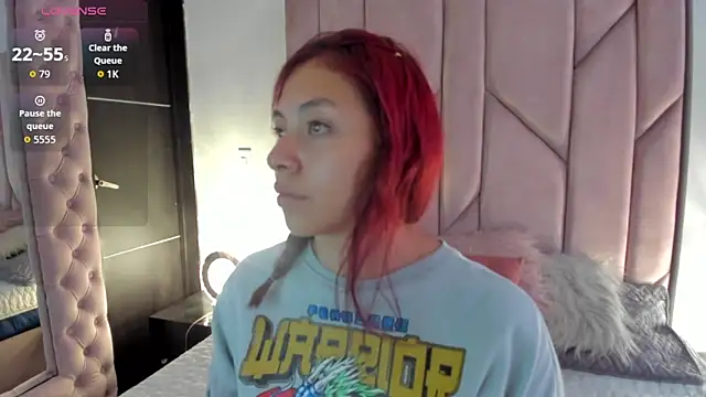 melanie roux   online show from November 6, 2025, 1:23 pm