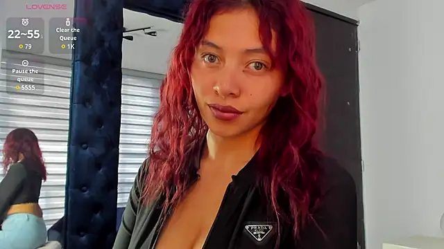 melanie roux   online show from January 18, 2026, 12:42 pm