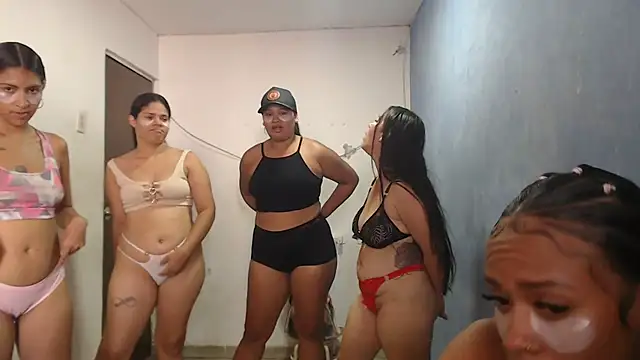 ricaslatinas1 online show from March 11, 2026, 6:47 pm