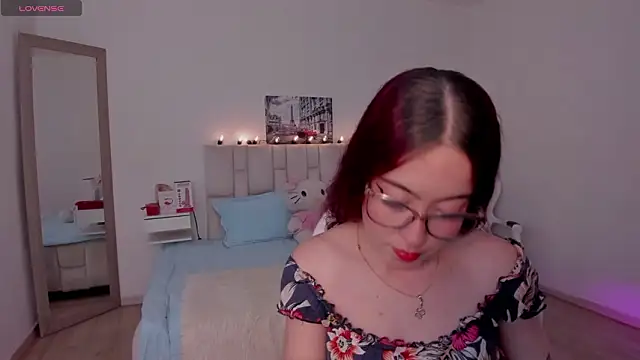 Amaraa couper1 online show from March 17, 2026, 3:44 am