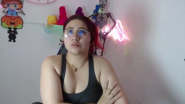 littlee red online show from October 29, 2025, 12:40 pm