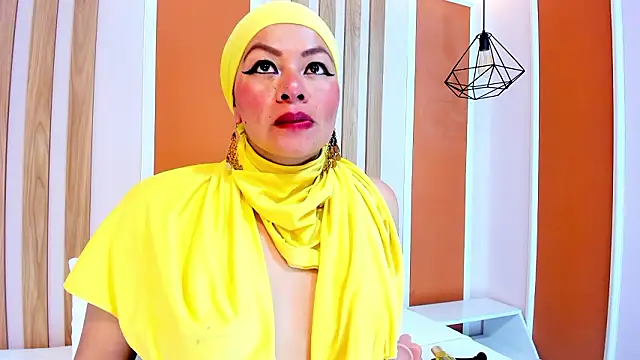 SophiaBeckerr online show from February 2, 2026, 7:01 pm