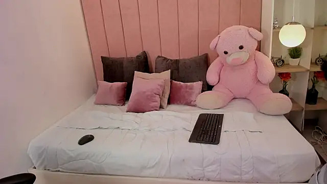 Snapshot of dulce_morbida chatting on November 19, 2025, 10:10 pm dulce morbida online show from November 19, 2025, 10:10 pm