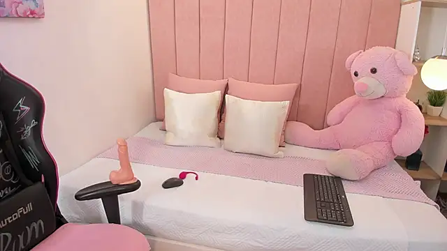 Snapshot of dulce_morbida chatting on December 15, 2025, 9:41 pm dulce morbida online show from December 15, 2025, 9:41 pm