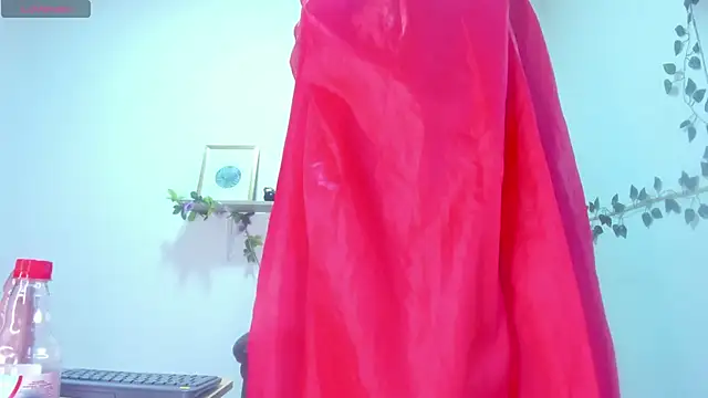 canelaa    online show from October 31, 2025, 2:18 pm